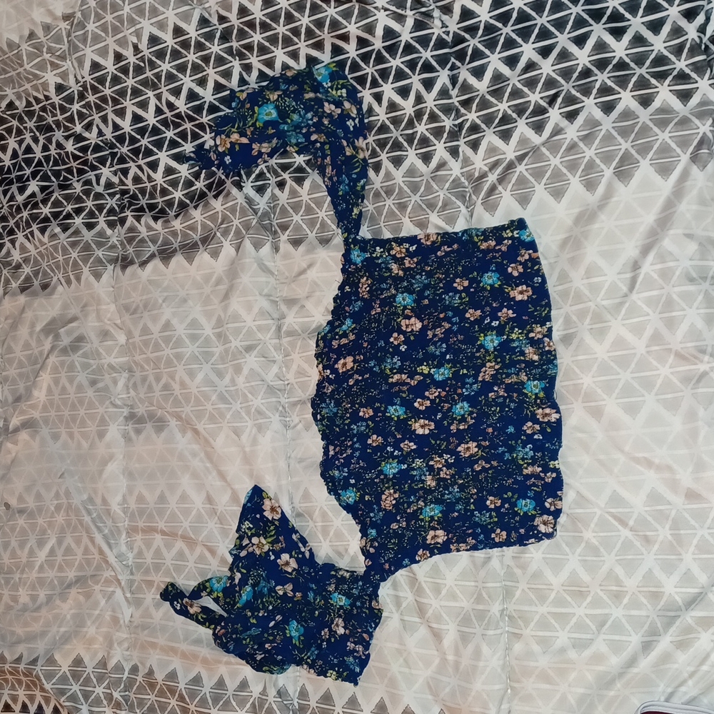 Blue crop top attached sleeves